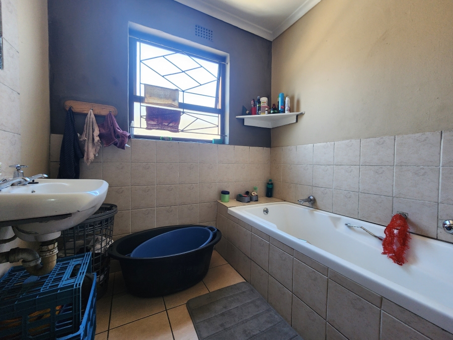 3 Bedroom Property for Sale in Park Village Western Cape